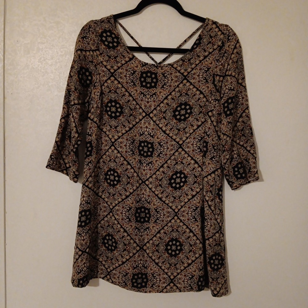 Forever 21 Tunic Blouse Women's Sz M Black & Earthtones 3/4 Sleeve Strappy Back